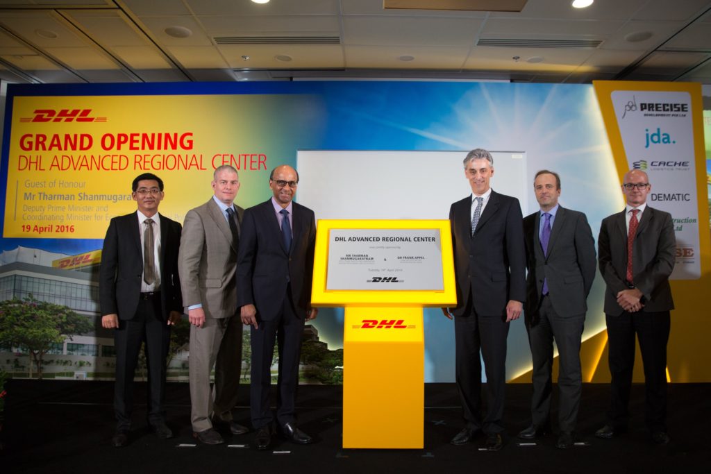 Tharman Shanmugaratnam, Deputy Prime Minister & Coordinating Minister for Economic and Social Policies, Singapore (3rd from left) and Frank Appel, CEO, Deutsche Post DHL (3rd from right) and DHL Supply Chain Senior Executives at the DHL Supply Chain Advanced Regional Centre Launch.