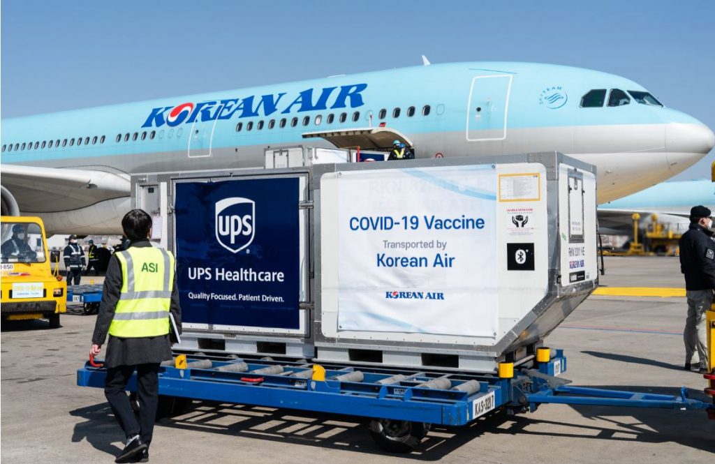Korean Air Brings First Vaccines to Korea