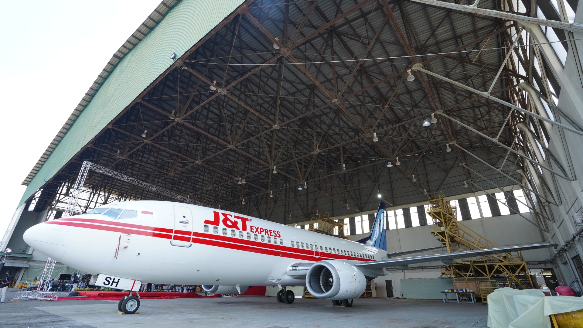 J&T Express Launches Air Freighter to Improve Package Delivery Efficiency